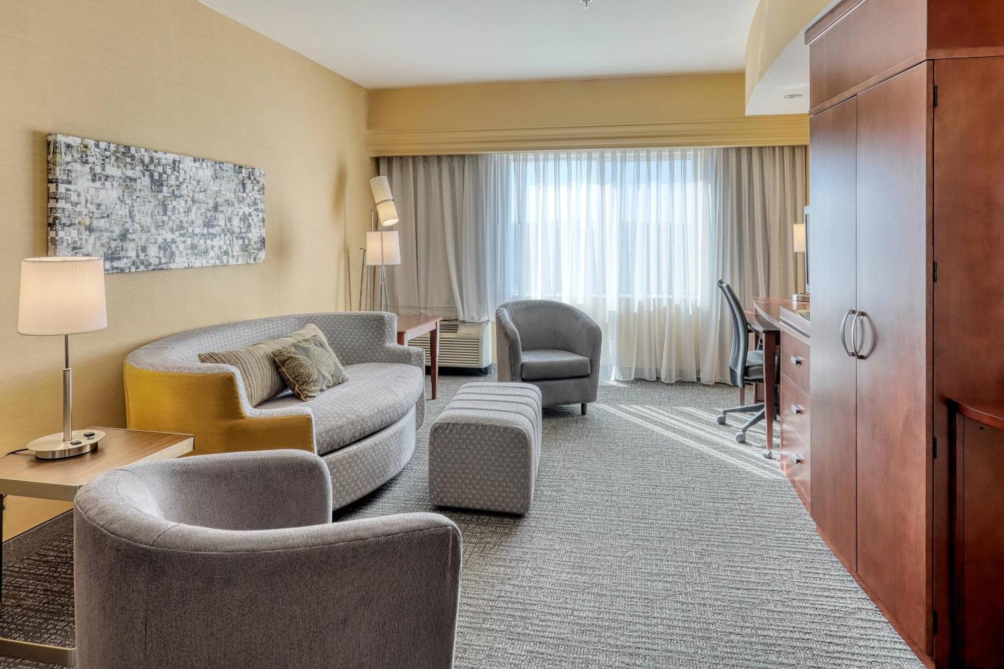 Courtyard By Marriott York Exterior foto